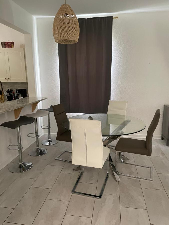 Serene Family Friendly Townhouse In The Wonderful Regal Palms 대번포트 외부 사진