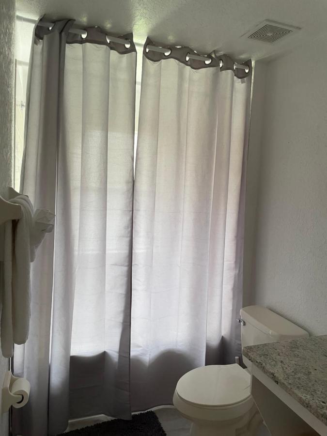 Serene Family Friendly Townhouse In The Wonderful Regal Palms 대번포트 외부 사진